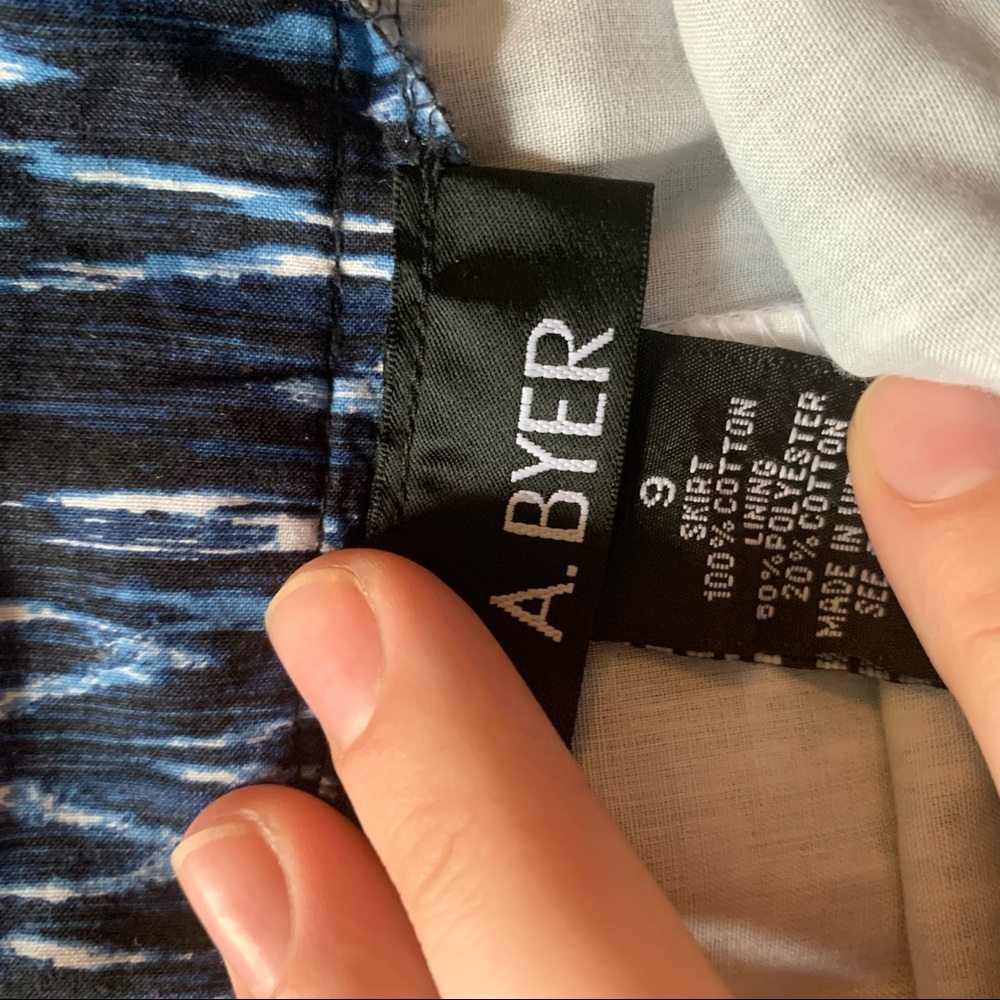 Fun blue printed skirt with pockets - Picture 2 of 2